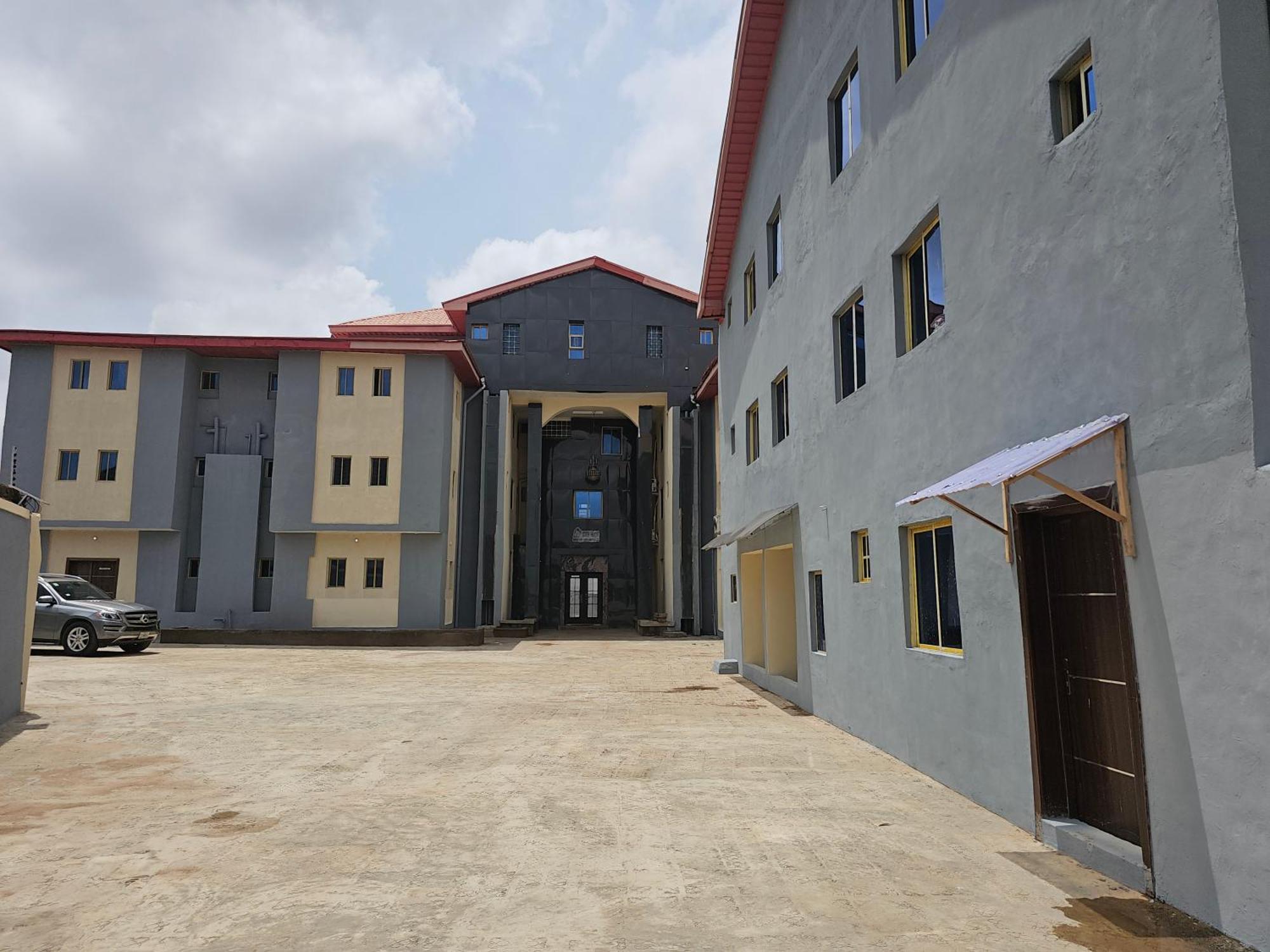 Bmh Hotel & Suites Ibadan Extérieur photo