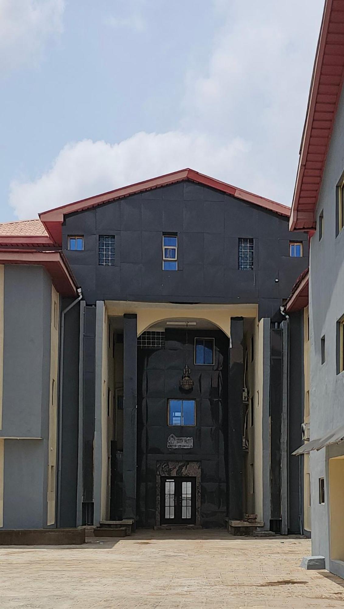 Bmh Hotel & Suites Ibadan Extérieur photo