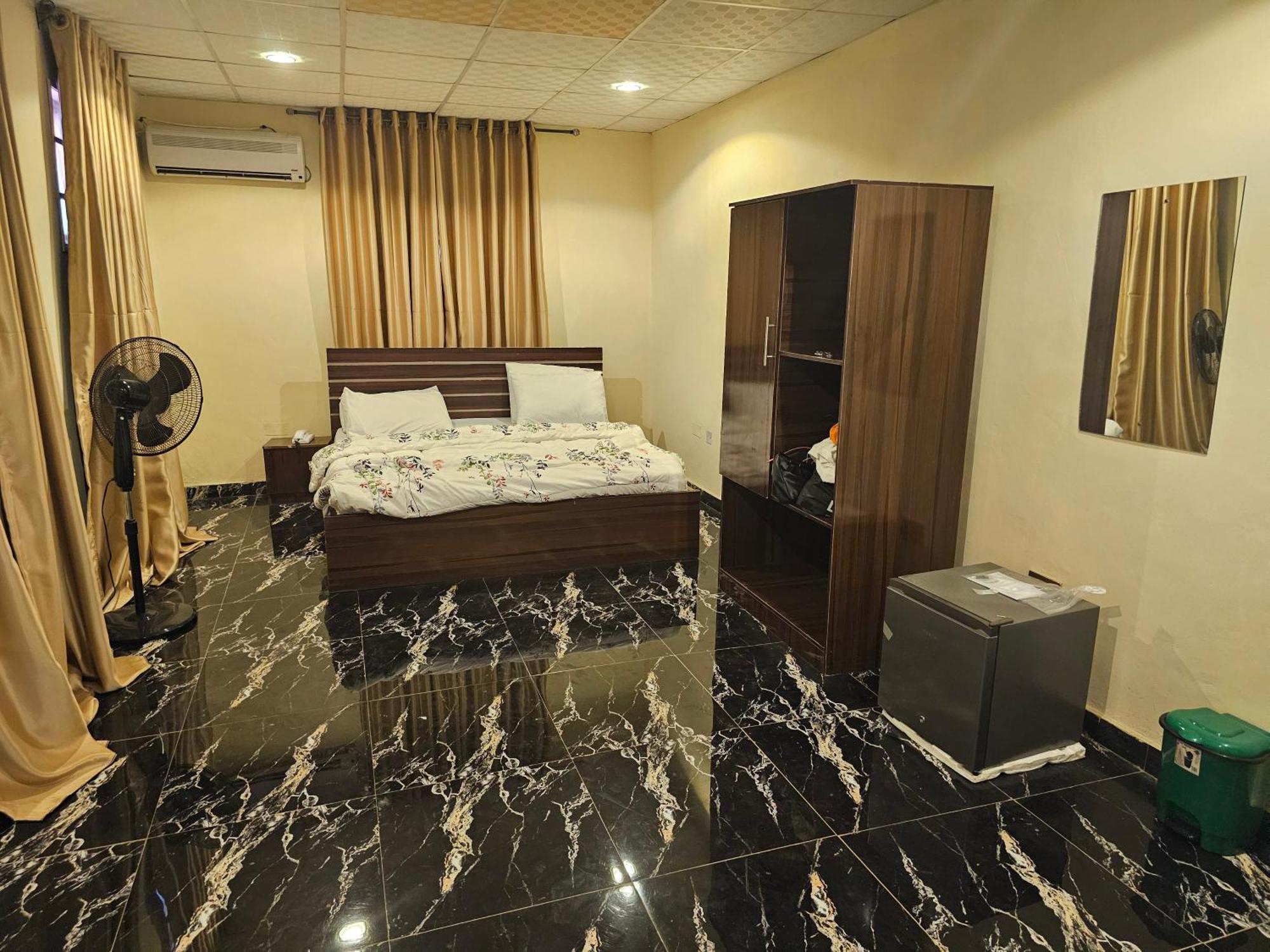 Bmh Hotel & Suites Ibadan Extérieur photo
